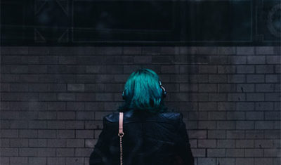 Website sameninmijnschoenen.nl geeft informatie over zelfbeschadiging