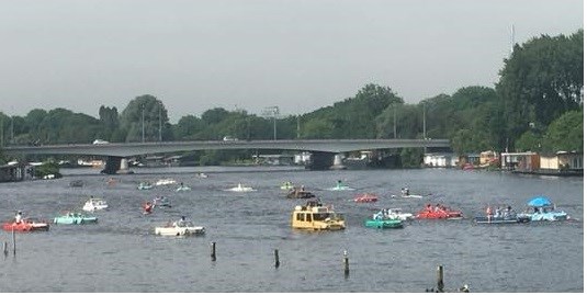 auto&#39;s op de amstel